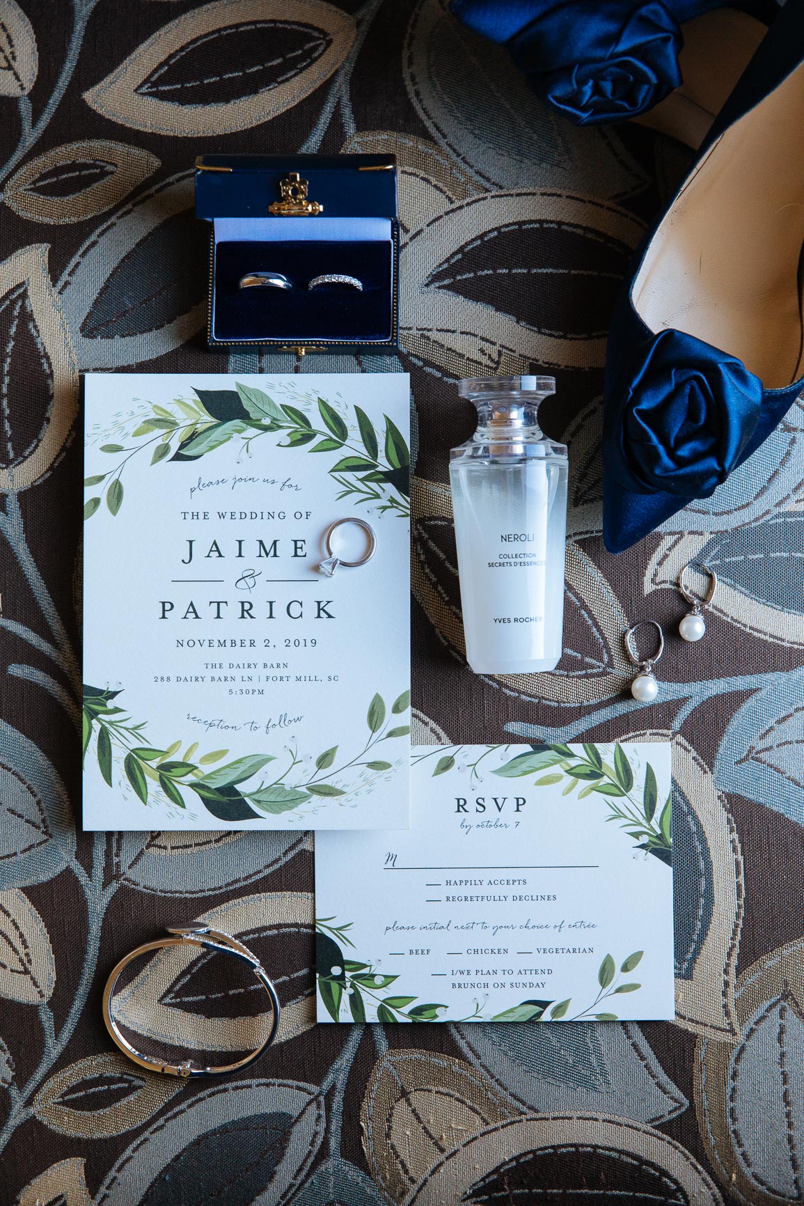 Wedding details in Charlotte, NC ready by Nhieu Tang photography | nhieutang.com