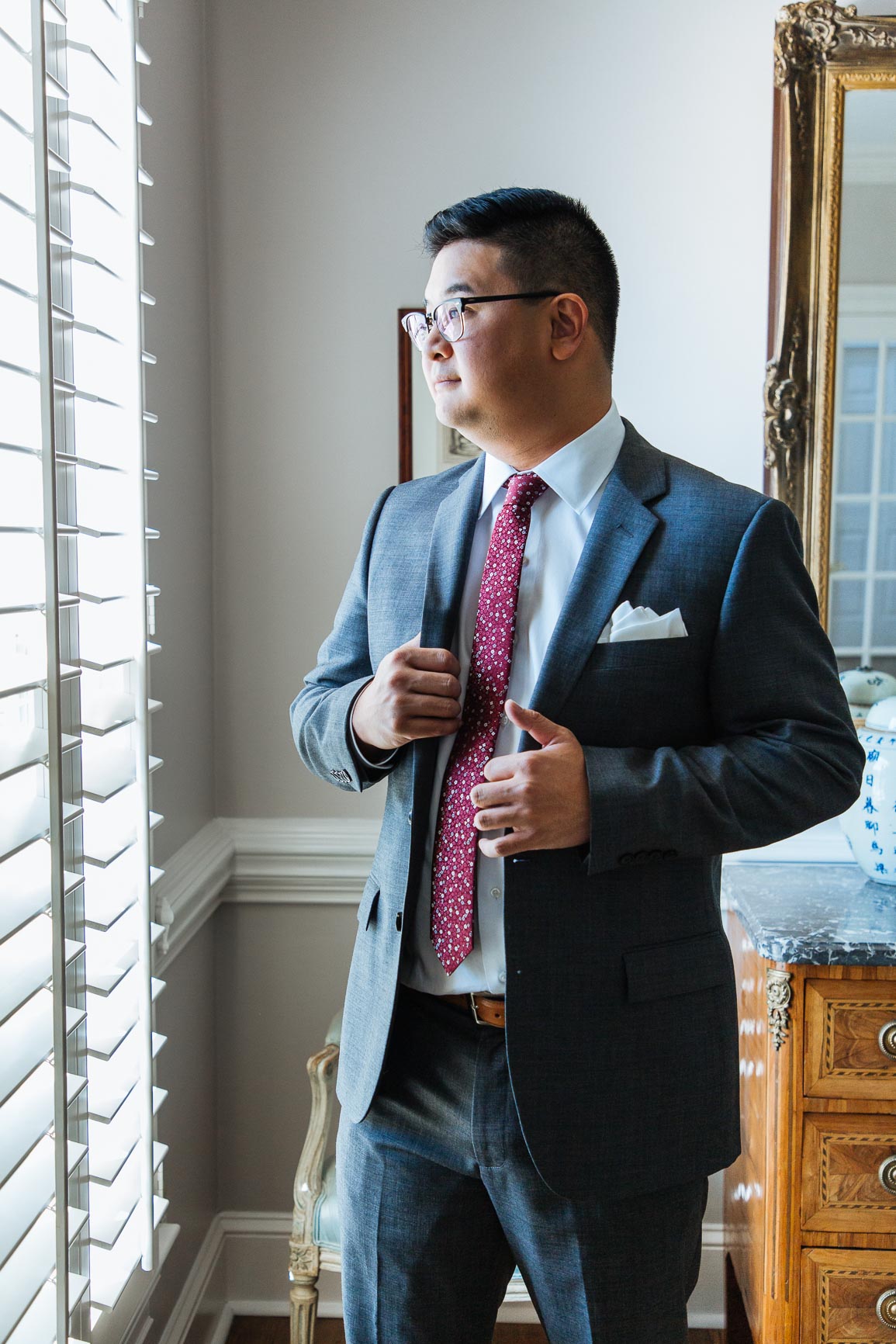 Wedding getting ready in Charlotte, NC ready by Nhieu Tang photography | nhieutang.com