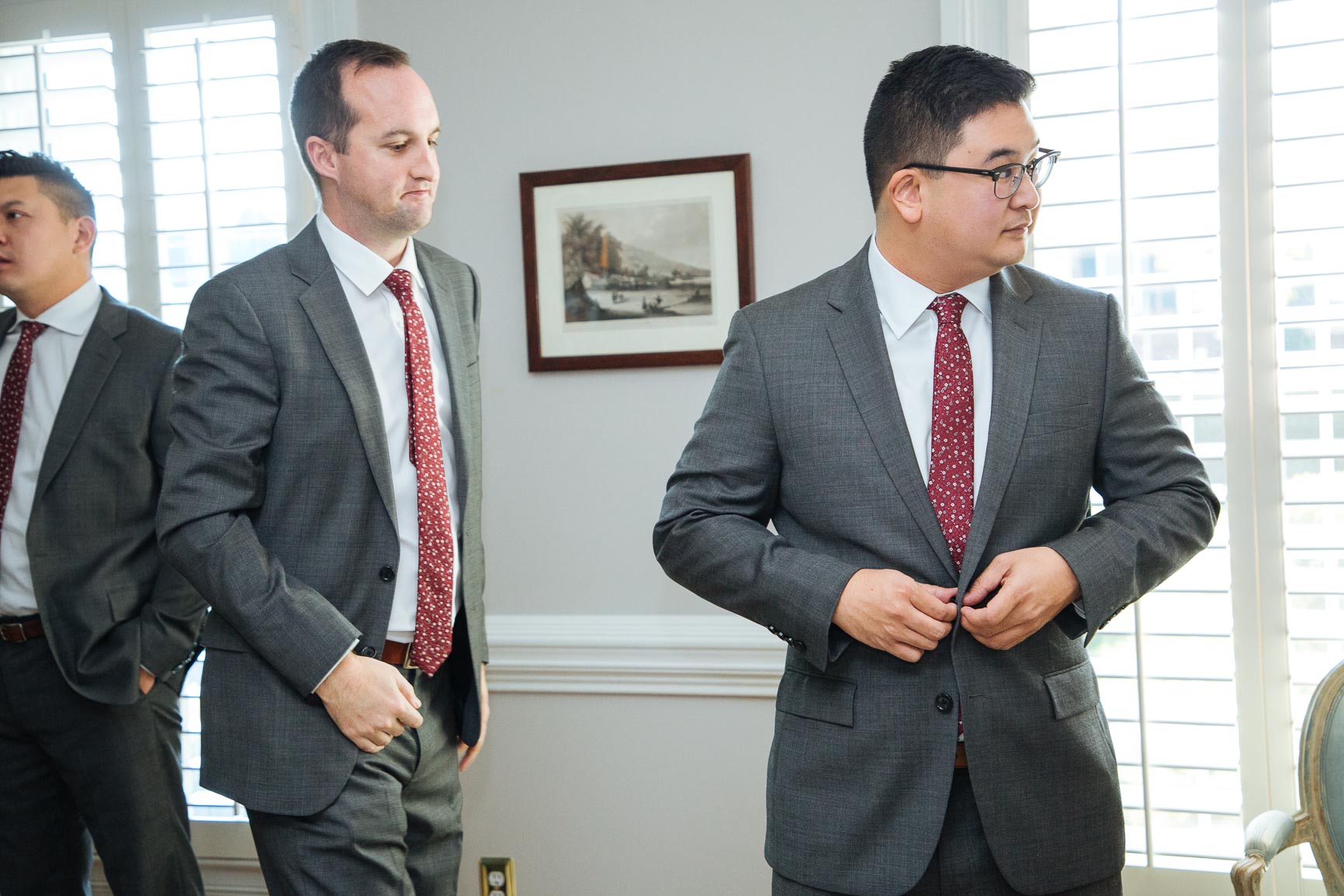 Wedding getting ready in Charlotte, NC ready by Nhieu Tang photography | nhieutang.com