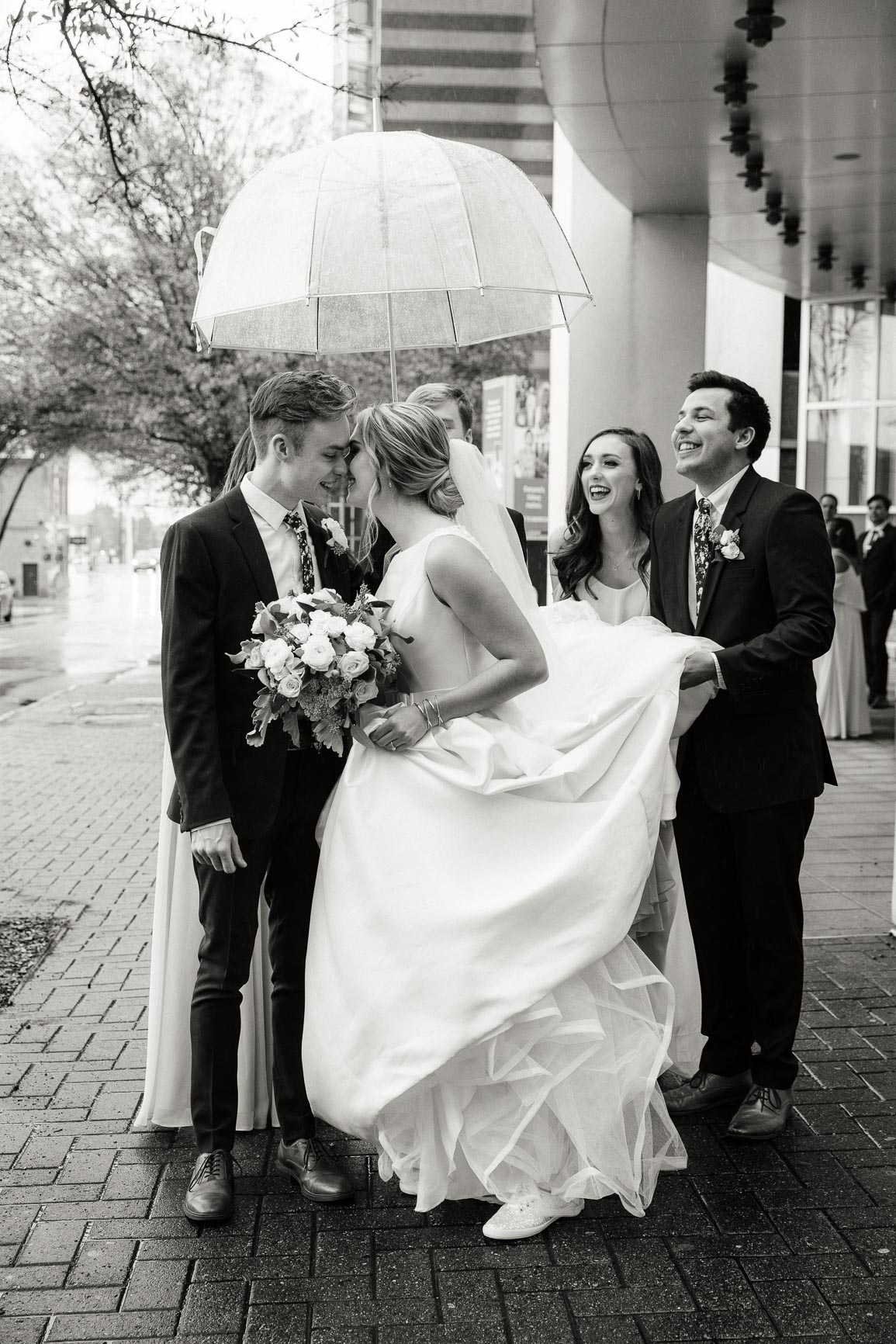 Uptown Charlotte wedding at levine museum of the new south by nhieu tang photography | nhieutang.com