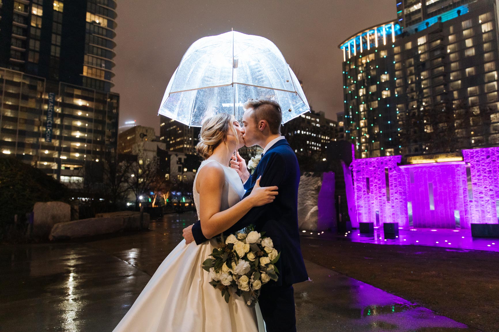 Uptown Charlotte wedding at levine museum of the new south by nhieu tang photography | nhieutang.com