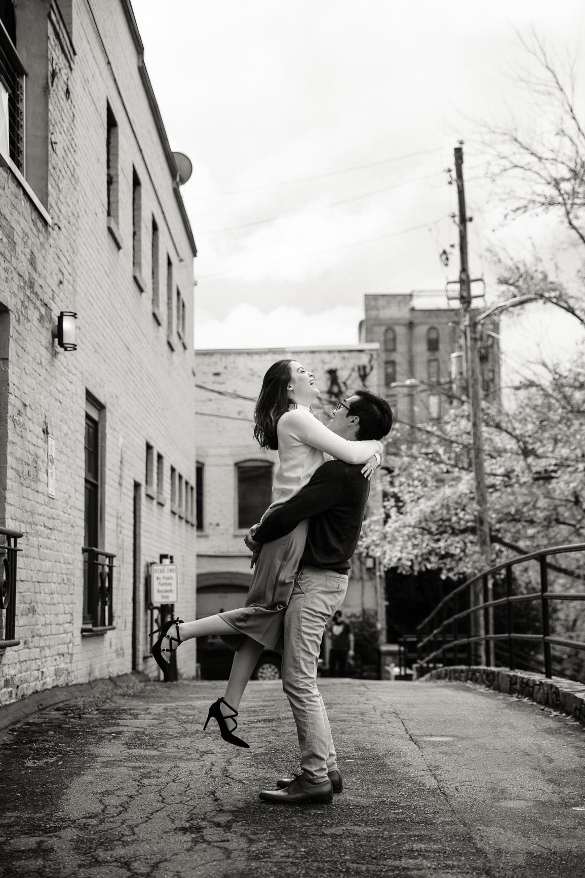 Fall engagement session in Downtown Asheville, North Carolina, shot by Nhieu Tang Photography | nhieutang.com