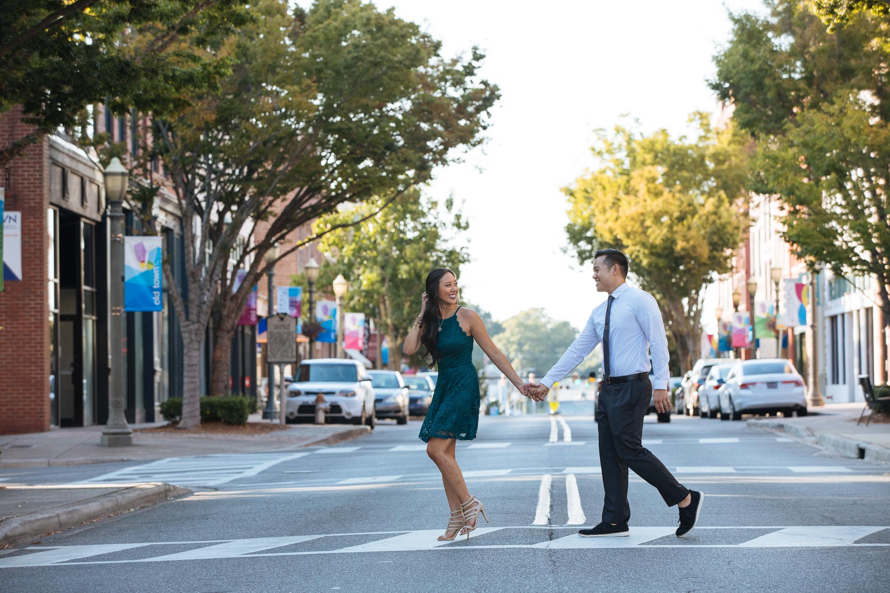 Pro wedding photographer Nhieu Tang provides tips on what to wear for engagement photos for newly engaged couples, modern and chic outfits for newly engaged couple in rock hill sc | nhieutang.com