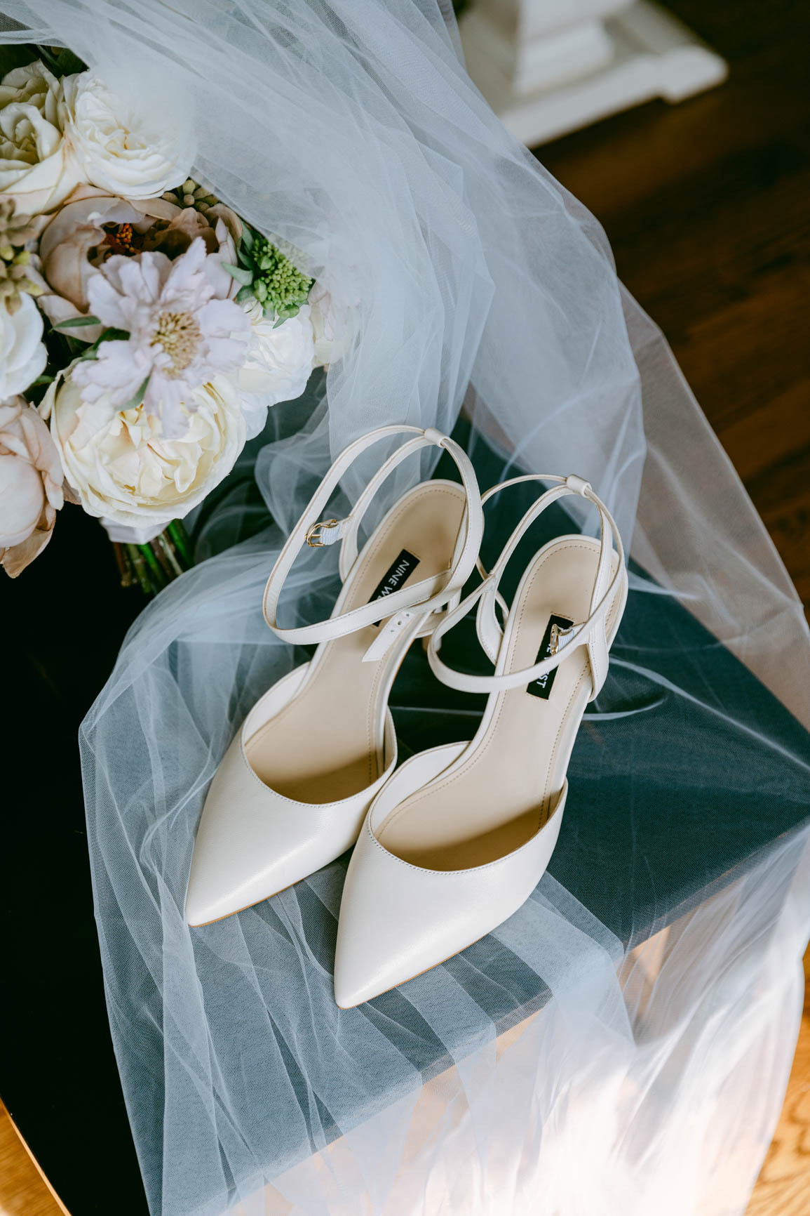 wedding detail of shoes shot by Nhieu Tang Photography | nhieutang.com