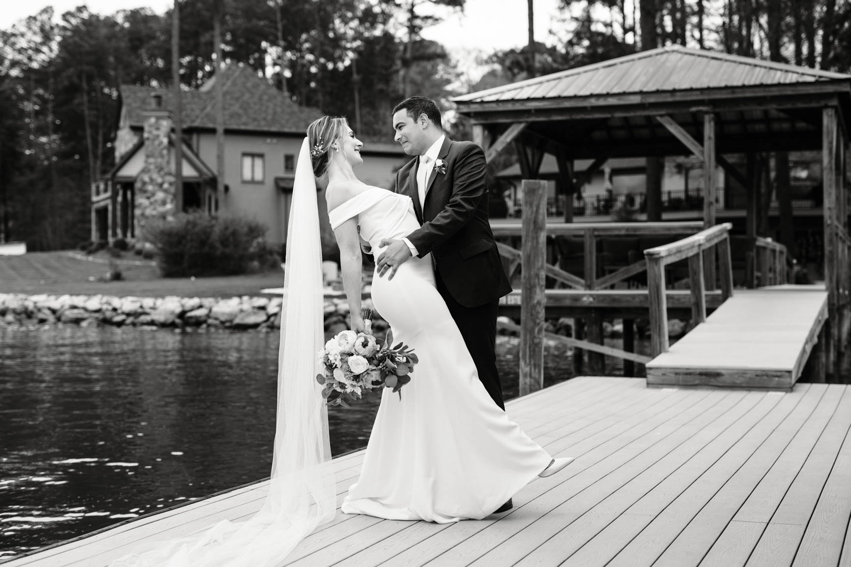 lake house elopement portraits session in Mooresville, NC shot by Nhieu Tang Photography | nhieutang.com