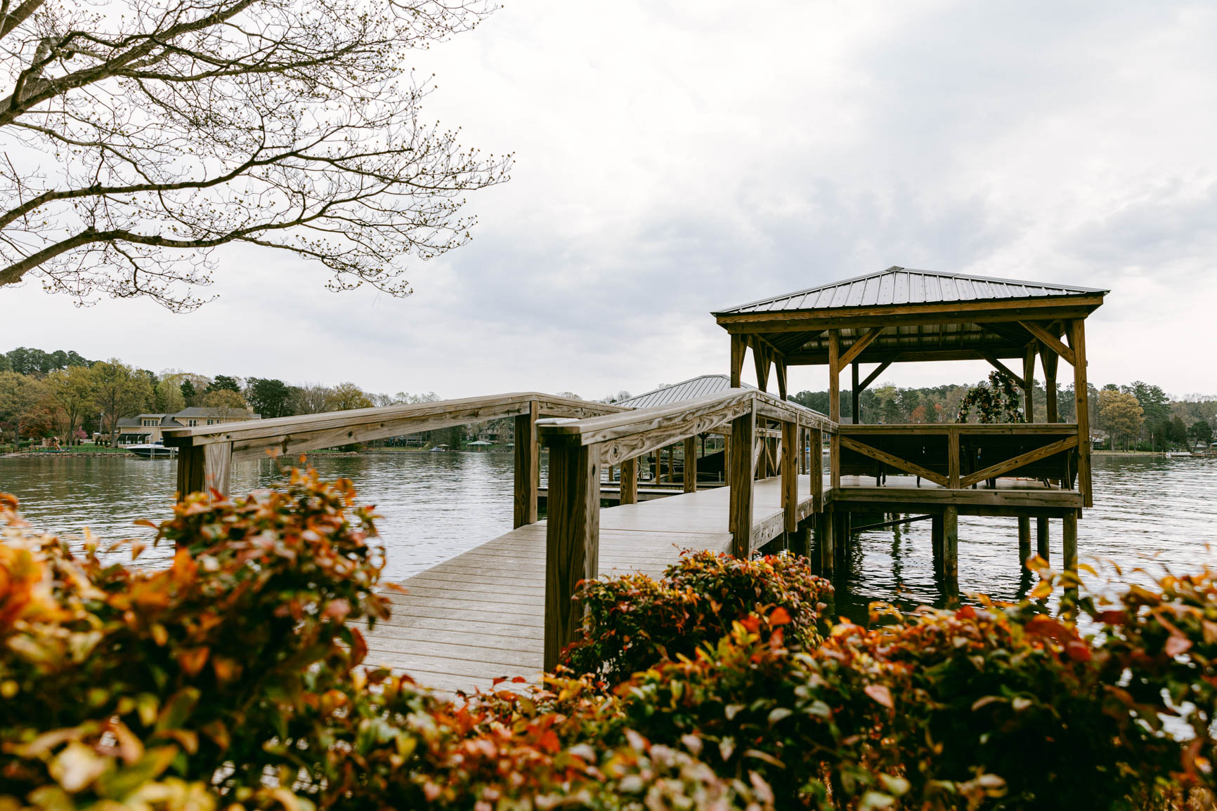 Lake house dock elopement site in Mooresville, NC shot by Nhieu Tang Photography | nhieutang.com