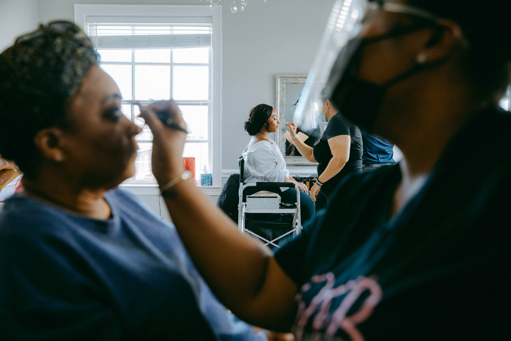 Bride and her mom getting ready at Separk Mansion in Gastonia NC shot by Nhieu Tang Photography | nhieutang.com