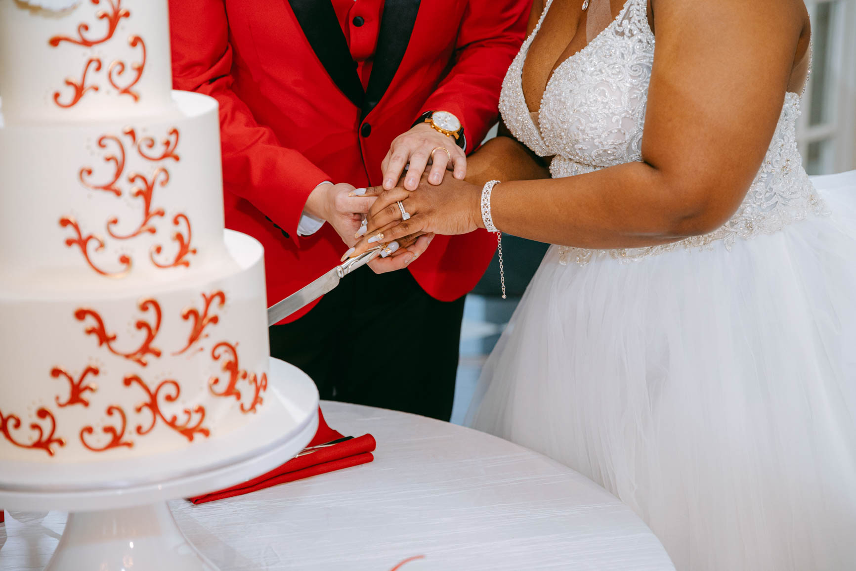 couple's cake cutting at Separk Mansion in Gastonia NC shot by Nhieu Tang Photography | nhieutang.com